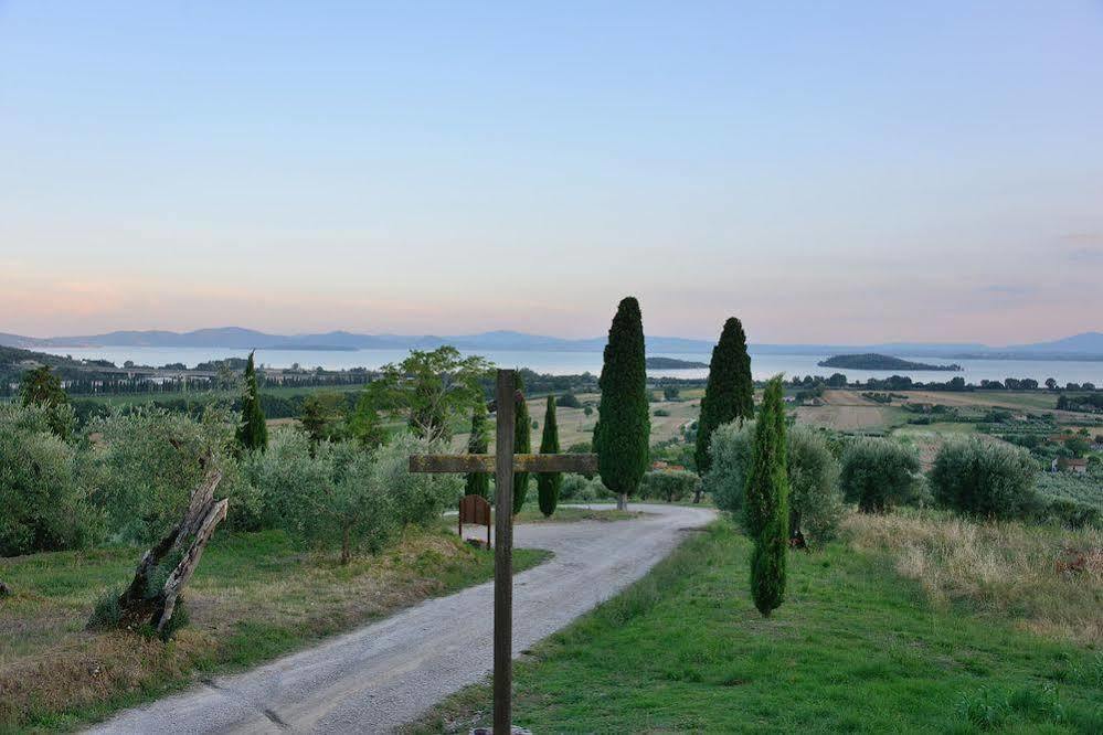 Relais Borgo Torale Hotel Passignano sul Trasimeno Exterior photo