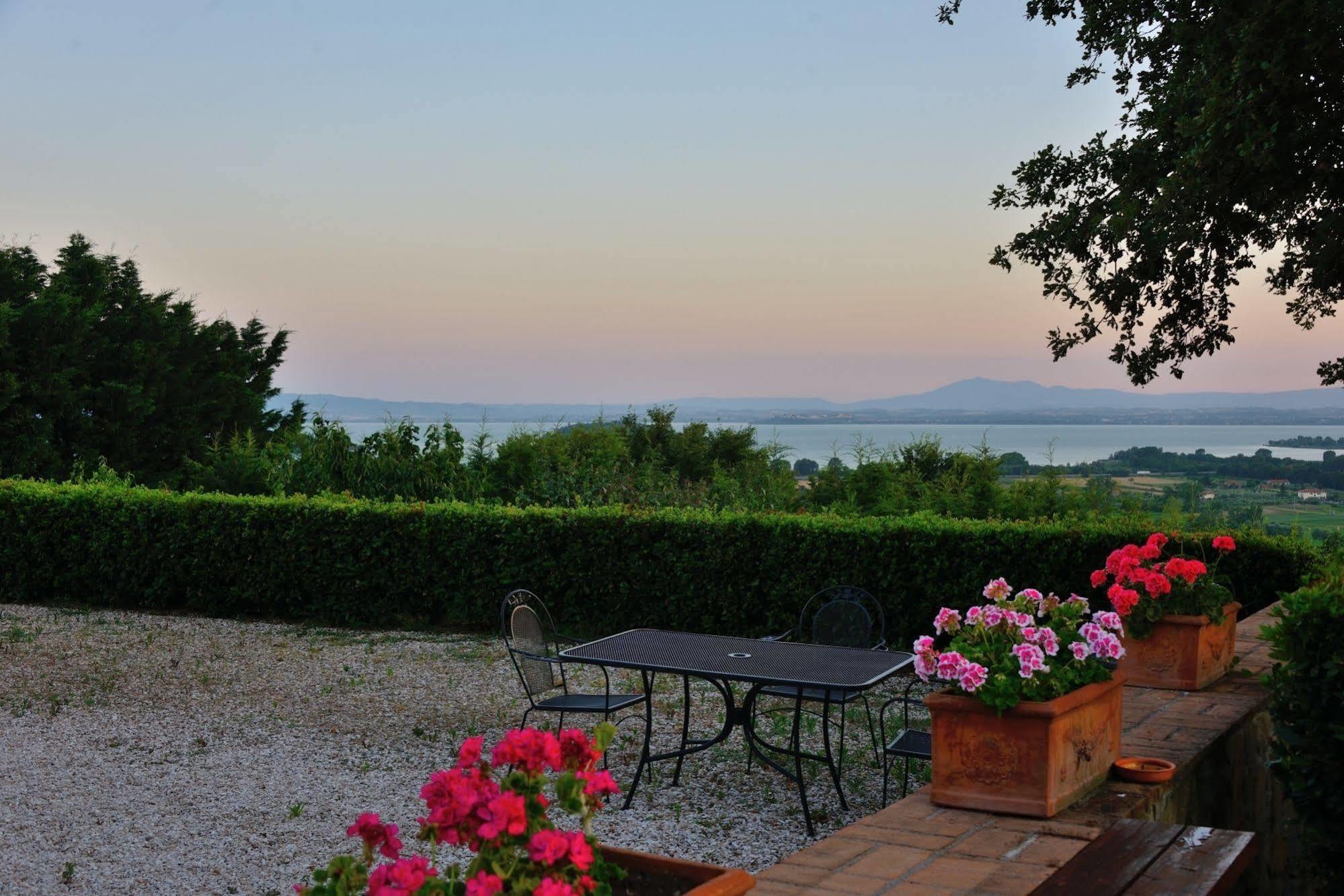 Relais Borgo Torale Hotel Passignano sul Trasimeno Exterior photo